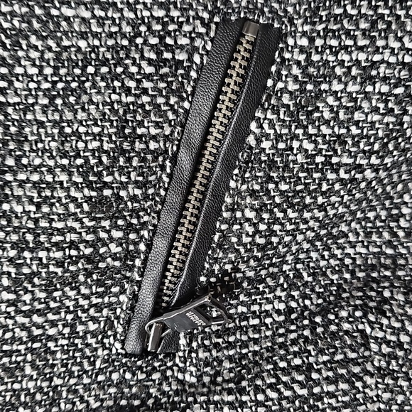 Banana Republic Black and Gray Tweed Zippered Jacket 2P Petite - Picture 3 of 6